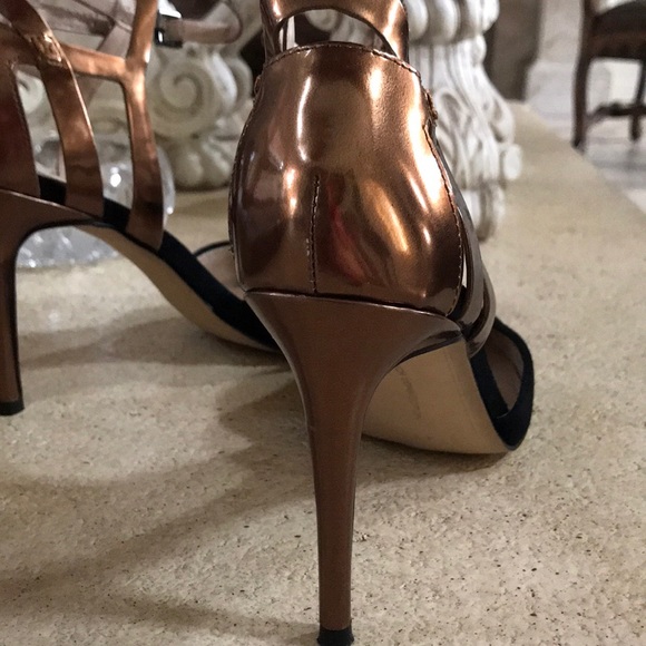 Shoes - Picture 2 of 8